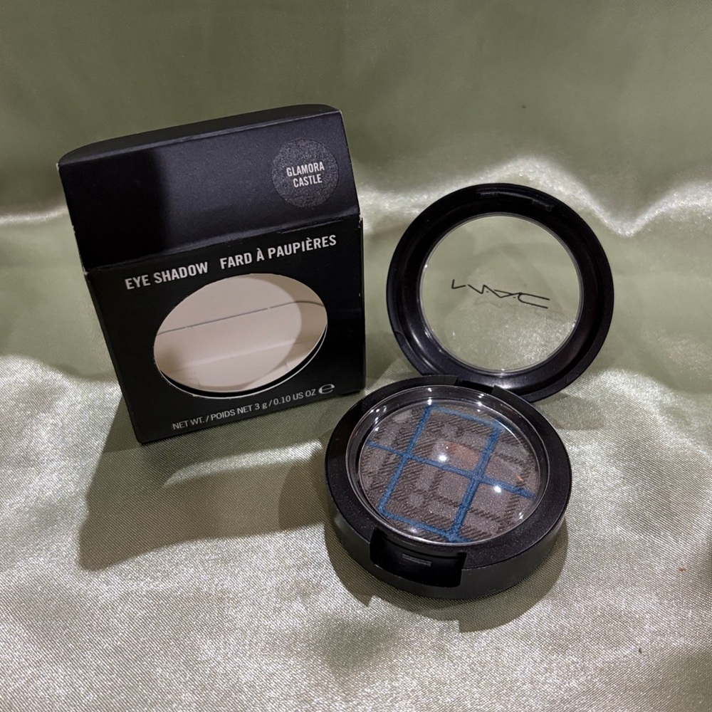 MAC Glamora Castle Eye Shadow New in the Box